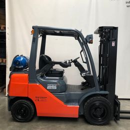 Toyota Gas Stapler mit 2500kg Tragkraft