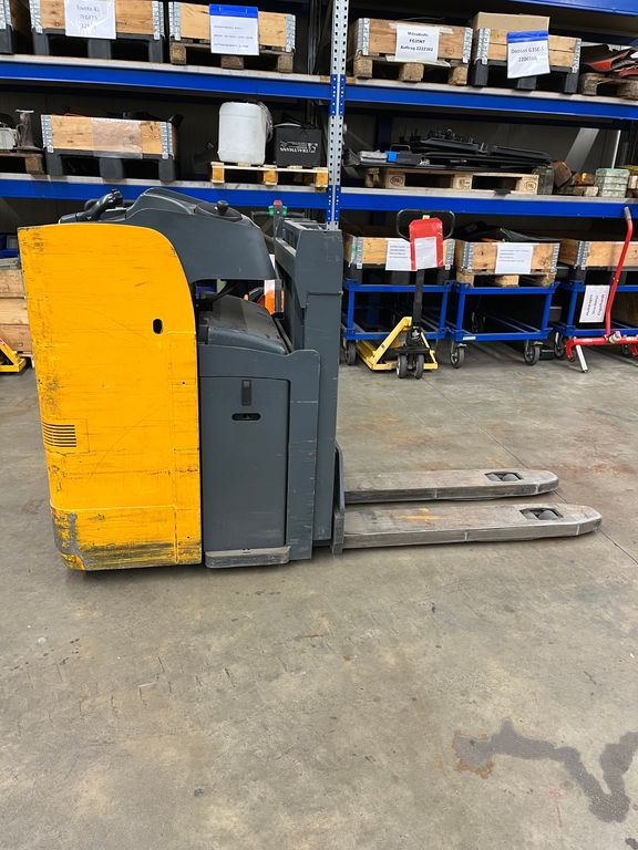 Jungheinrich ESD20 G119-166ZT Stapler / Verfügbar Jungheinrich Elektro Stapler mit 2000kg Tragkraft