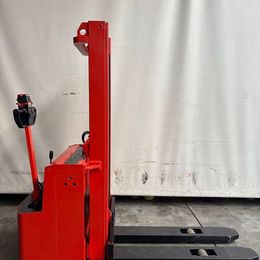 Lafis Elektro Stapler mit 1600kg Tragkraft