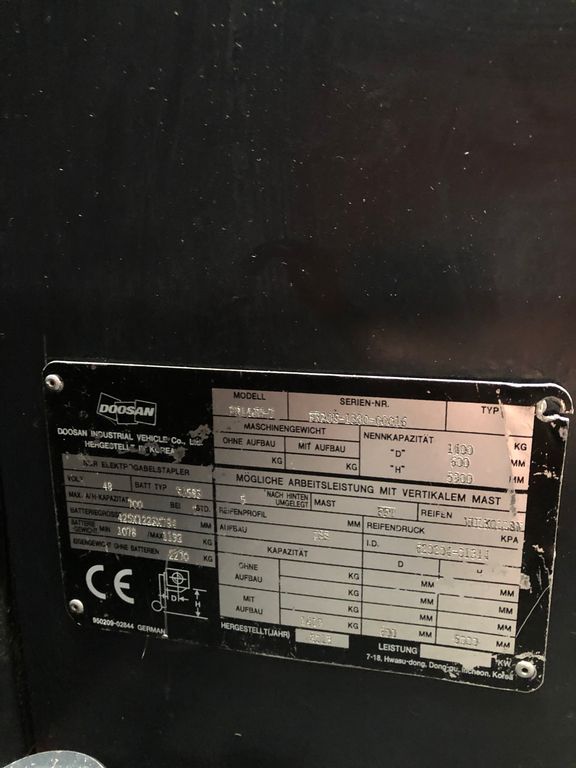 verfügbar: Doosan BR14JW-7 Schubmaststapler Doosan BR14JW-7