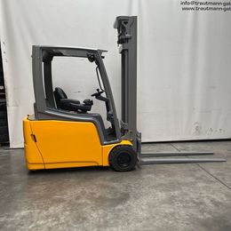 Jungheinrich Elektro Stapler mit 2000kg Tragkraft