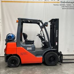 Toyota Gas Stapler mit 2500kg Tragkraft