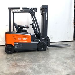 Doosan Elektro Stapler mit 1600kg Tragkraft