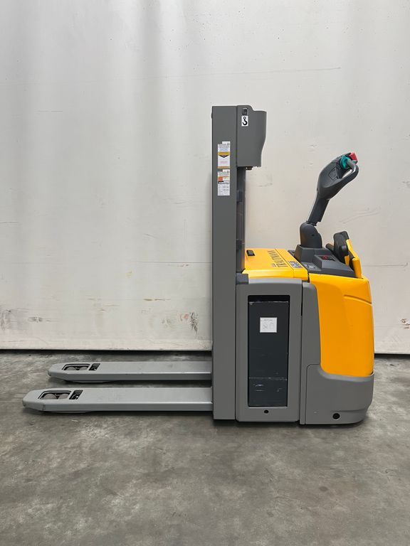 Jungheinrich ERC 214z Stapler / Verfügbar Jungheinrich Elektro Stapler mit 1400kg Tragkraft