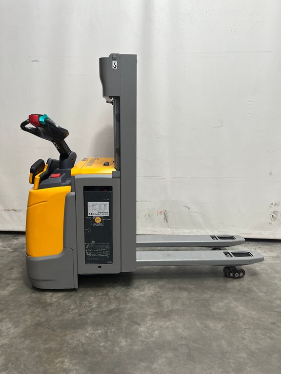 verfügbar: Jungheinrich ERC 214z Gabelhochhubwagen Jungheinrich ERC 214z