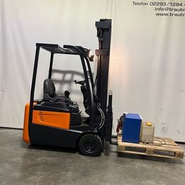 Doosan Elektro Stapler mit 1500kg Tragkraft