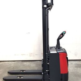 Noblelift Elektro Stapler mit 1600kg Tragkraft